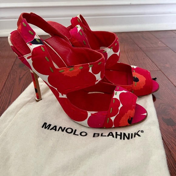 Manolo Blahnik Red Floral Canvas Strappy Heels - Picture 3 of 8